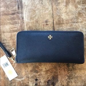 Tory Burch Robinson Zip Wallet